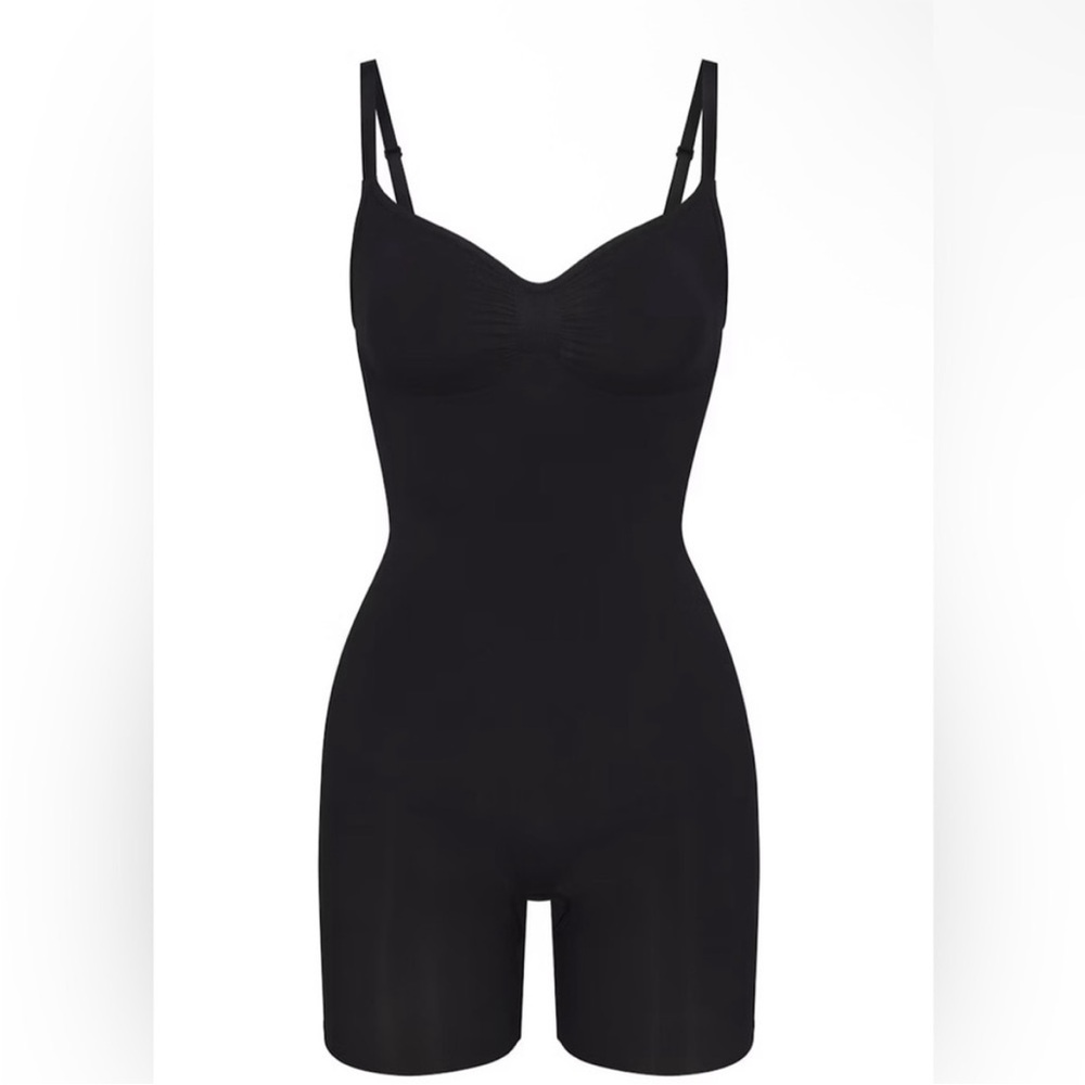 SKIMS Seamless Sculpt Mid Thigh Bodysuit